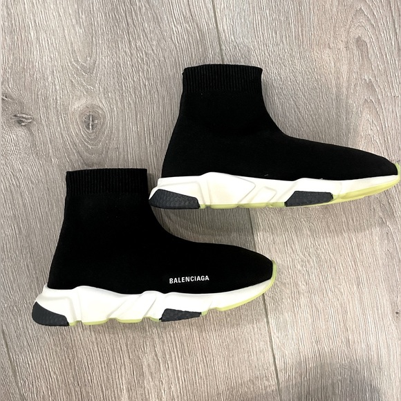 kids balenciaga speed runners